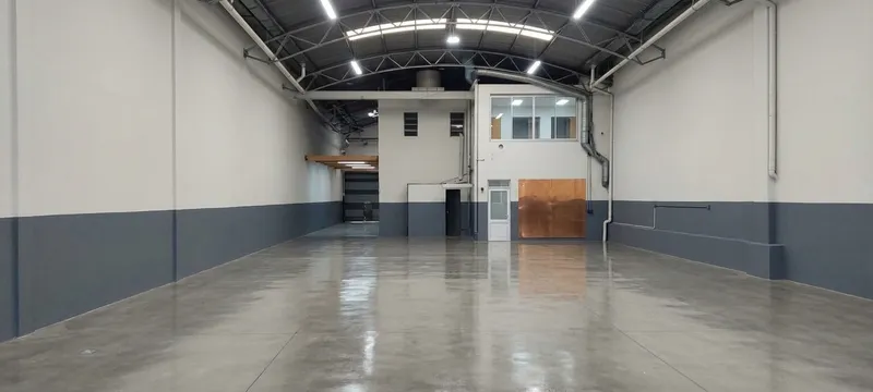 Av Rivadavia y Murguiondo, Liniers